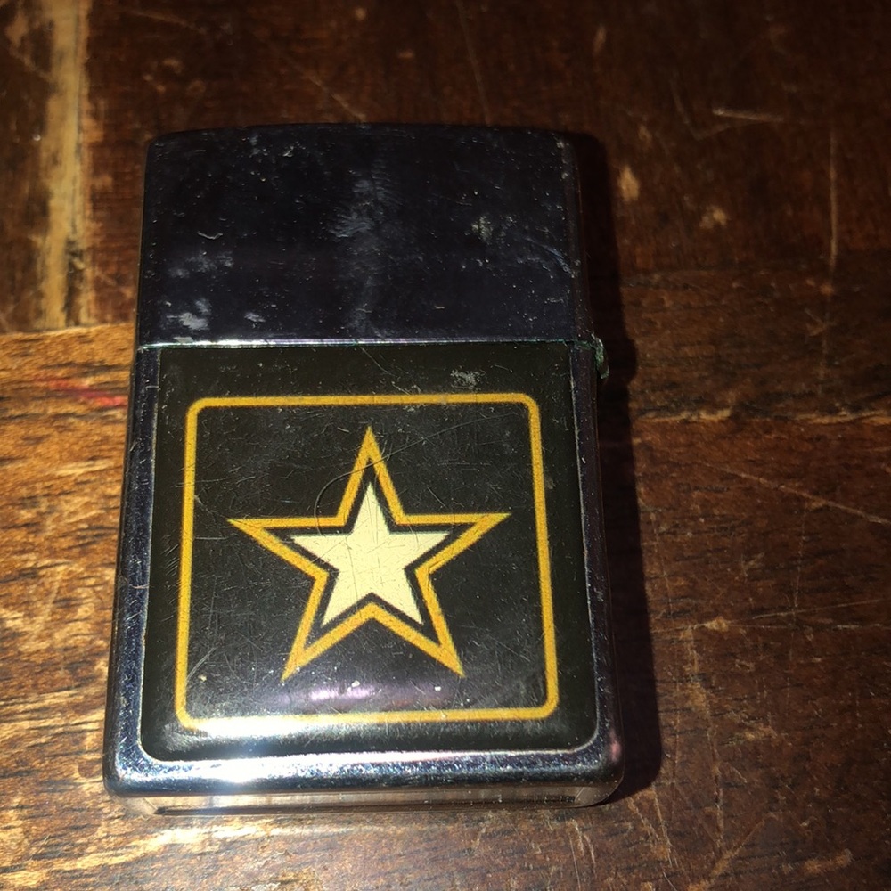 U.S. ARMY LIGHTER - Picture 2 of 4